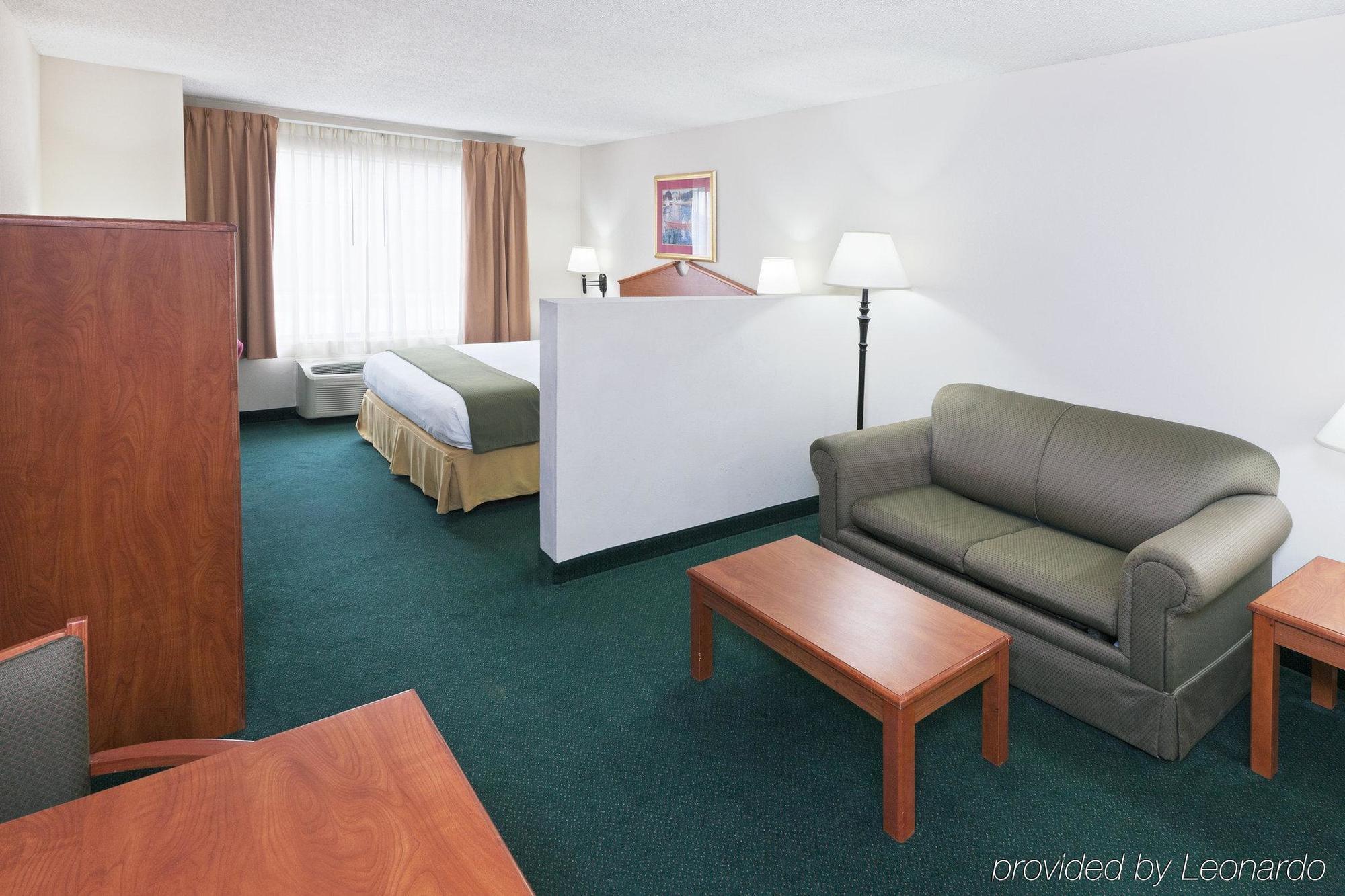 Holiday Inn Express Hotel & Suites Vinita By Ihg Room photo