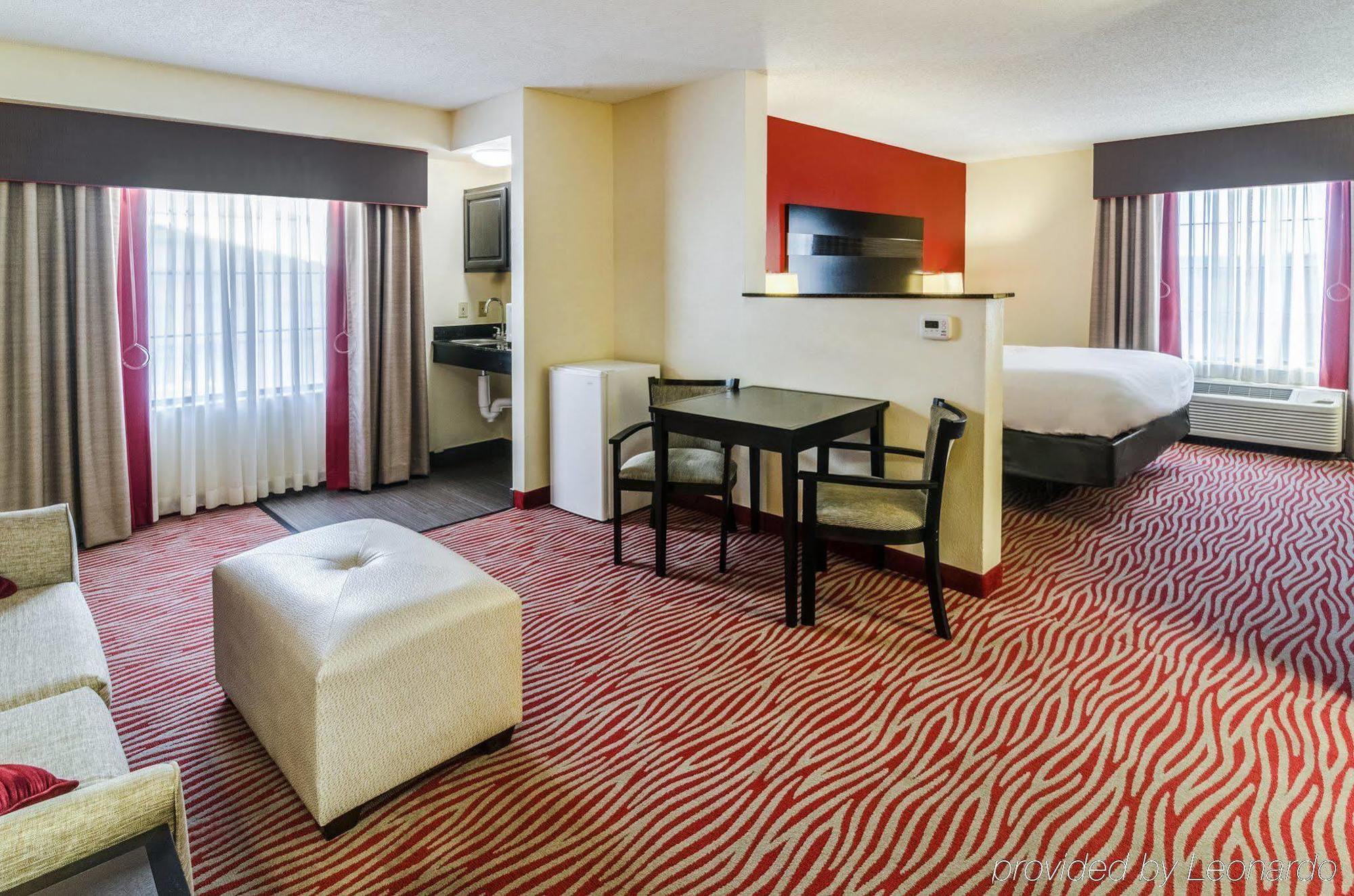 Holiday Inn Express Hotel & Suites Vinita By Ihg Exterior photo