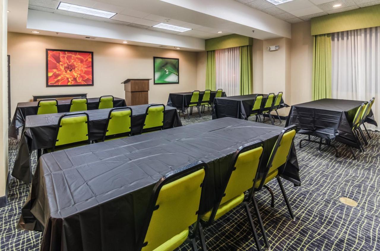 Holiday Inn Express Hotel & Suites Vinita By Ihg Exterior photo